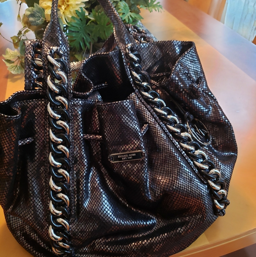 Micheal Kors Black Shiny leather chain purse
